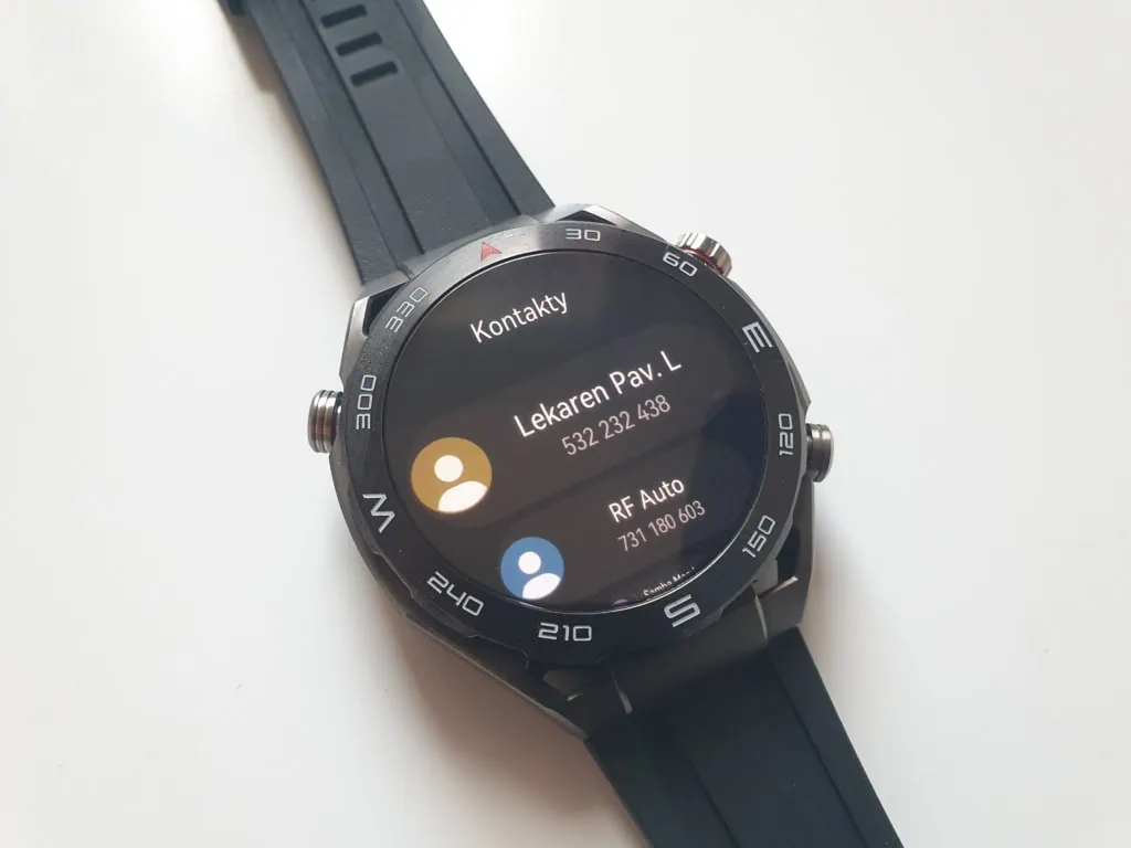 Kontakty wybiera się w aplikacji Zdrowie Huawei