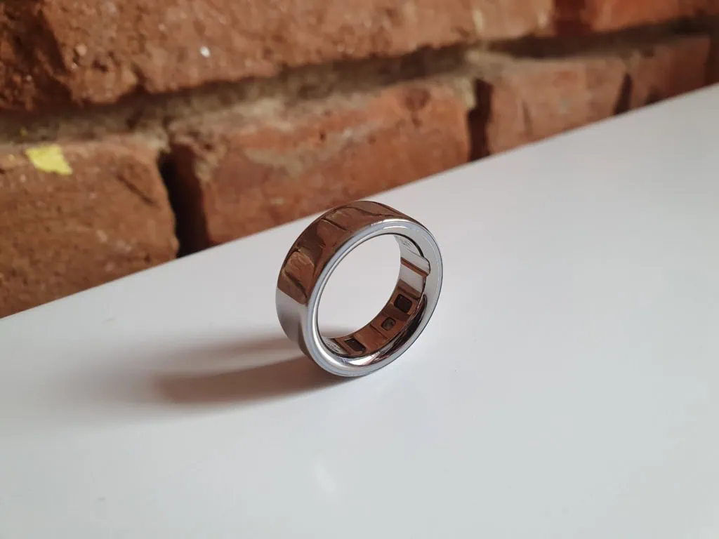 Pierścień przypomina klejnot