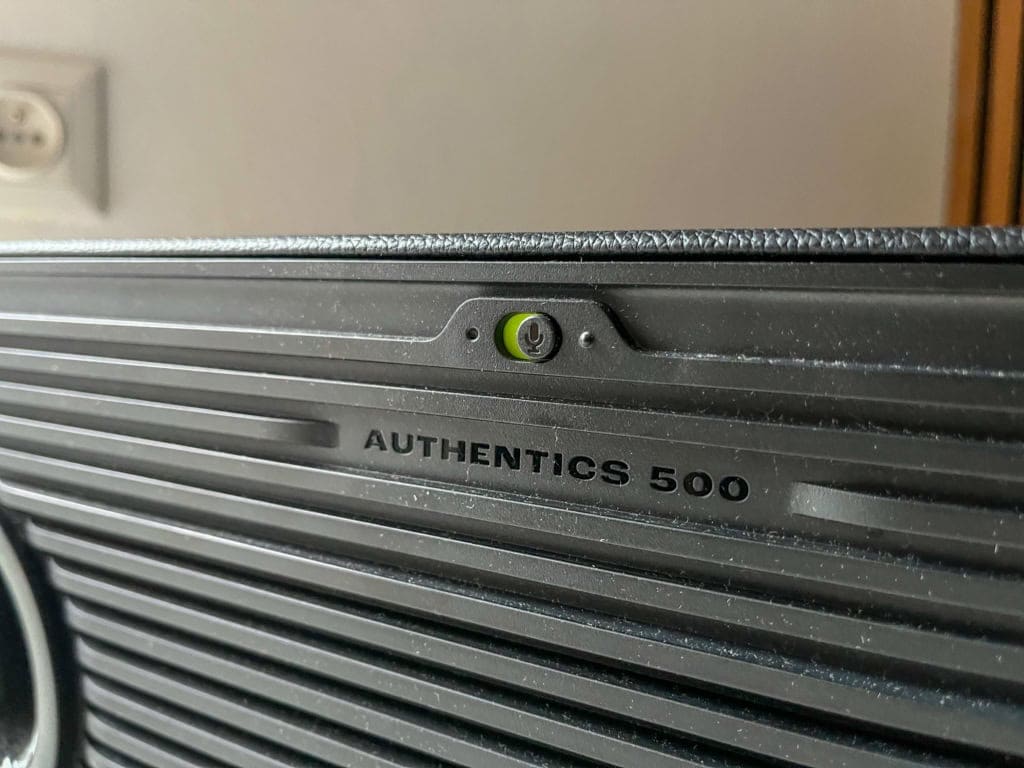 Mikrofon można opcjonalnie włączyć