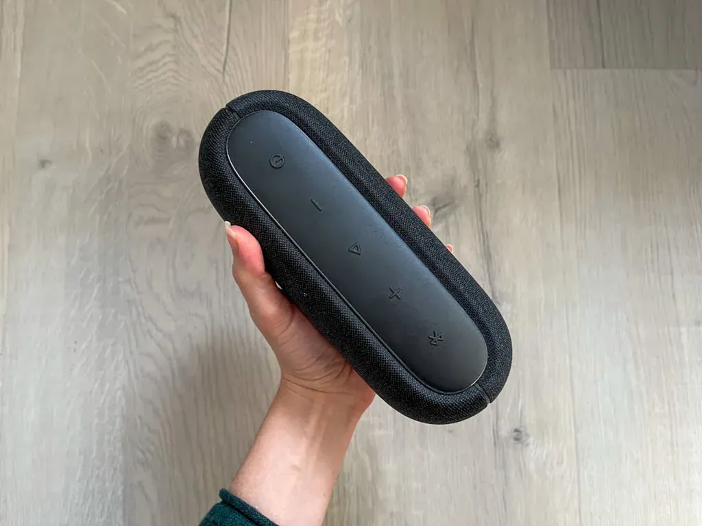 Głośnik można łatwo przenosić