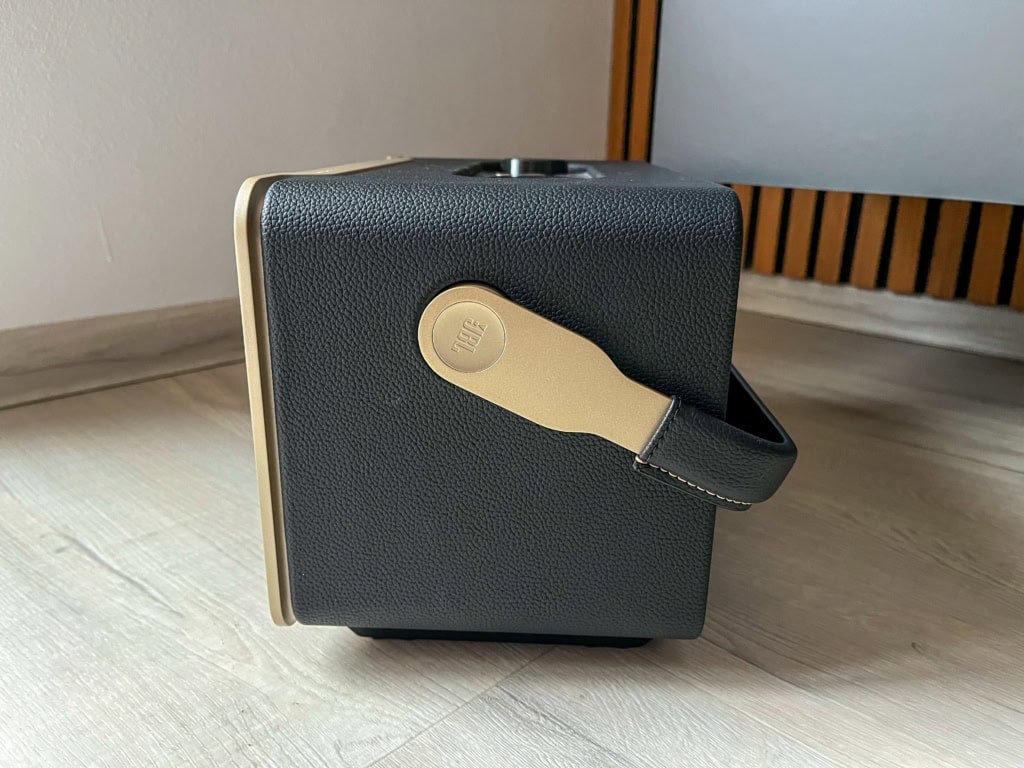 Boczna strona głośnika