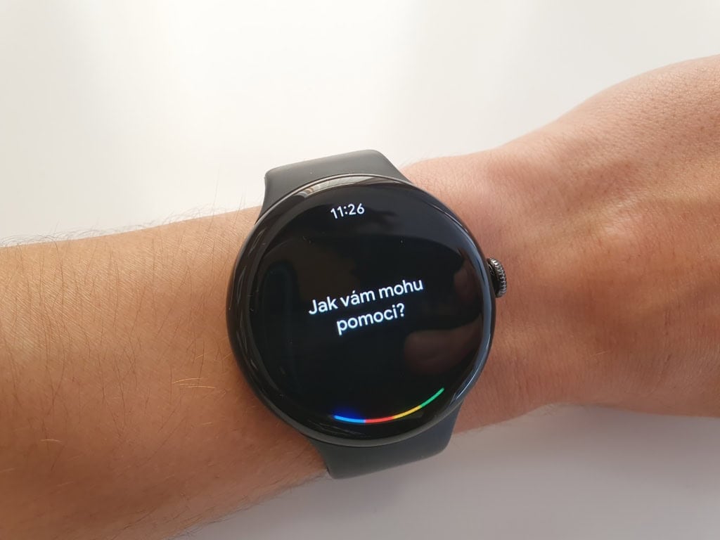 Pozwala uruchamiać niektóre funkcje lub zadawać pytania