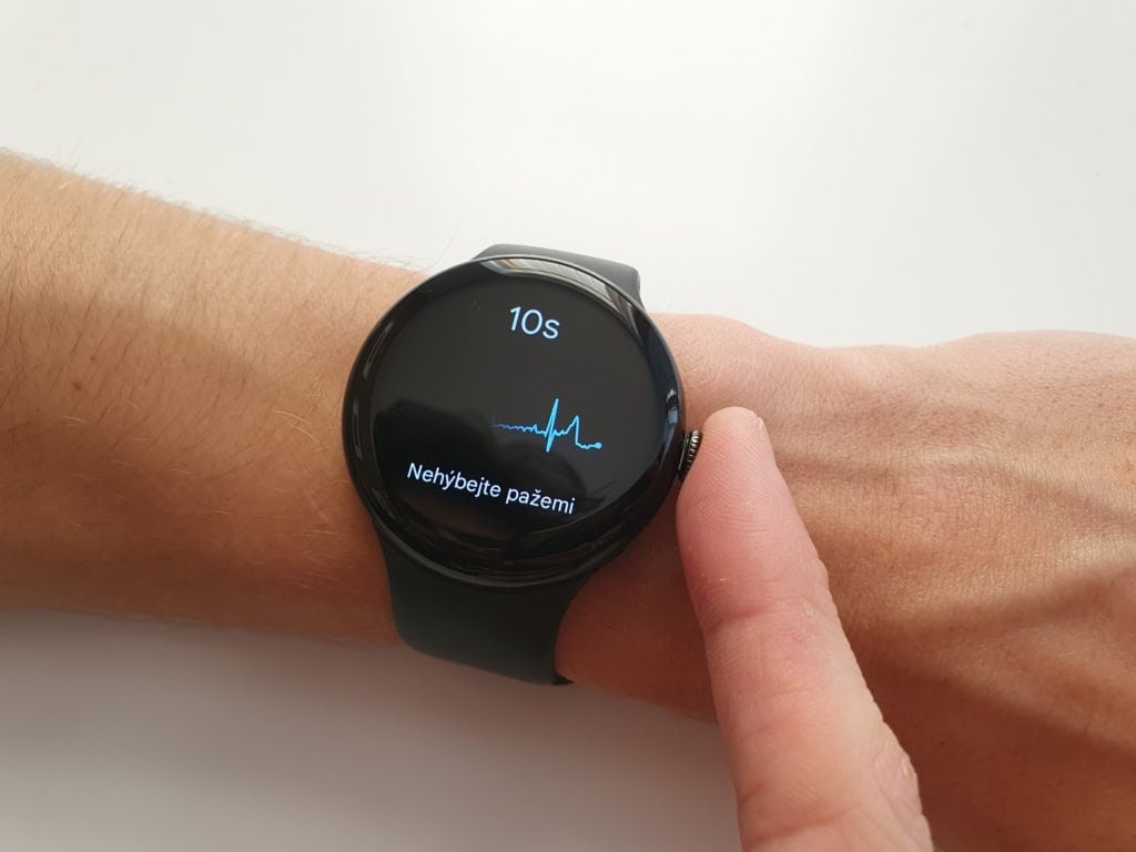 Google Pixel Watch 3 oferuje EKG z certyfikacją medyczną