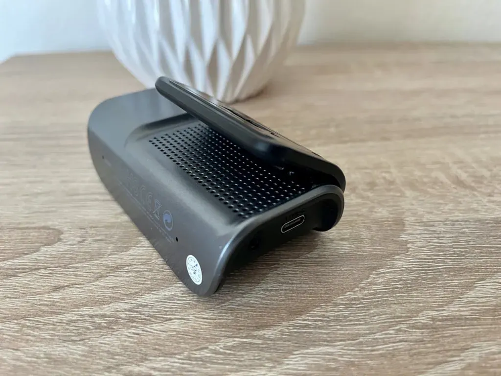 Jedynym sposobem na dostosowanie kąta jest pochylenie uchwytu.