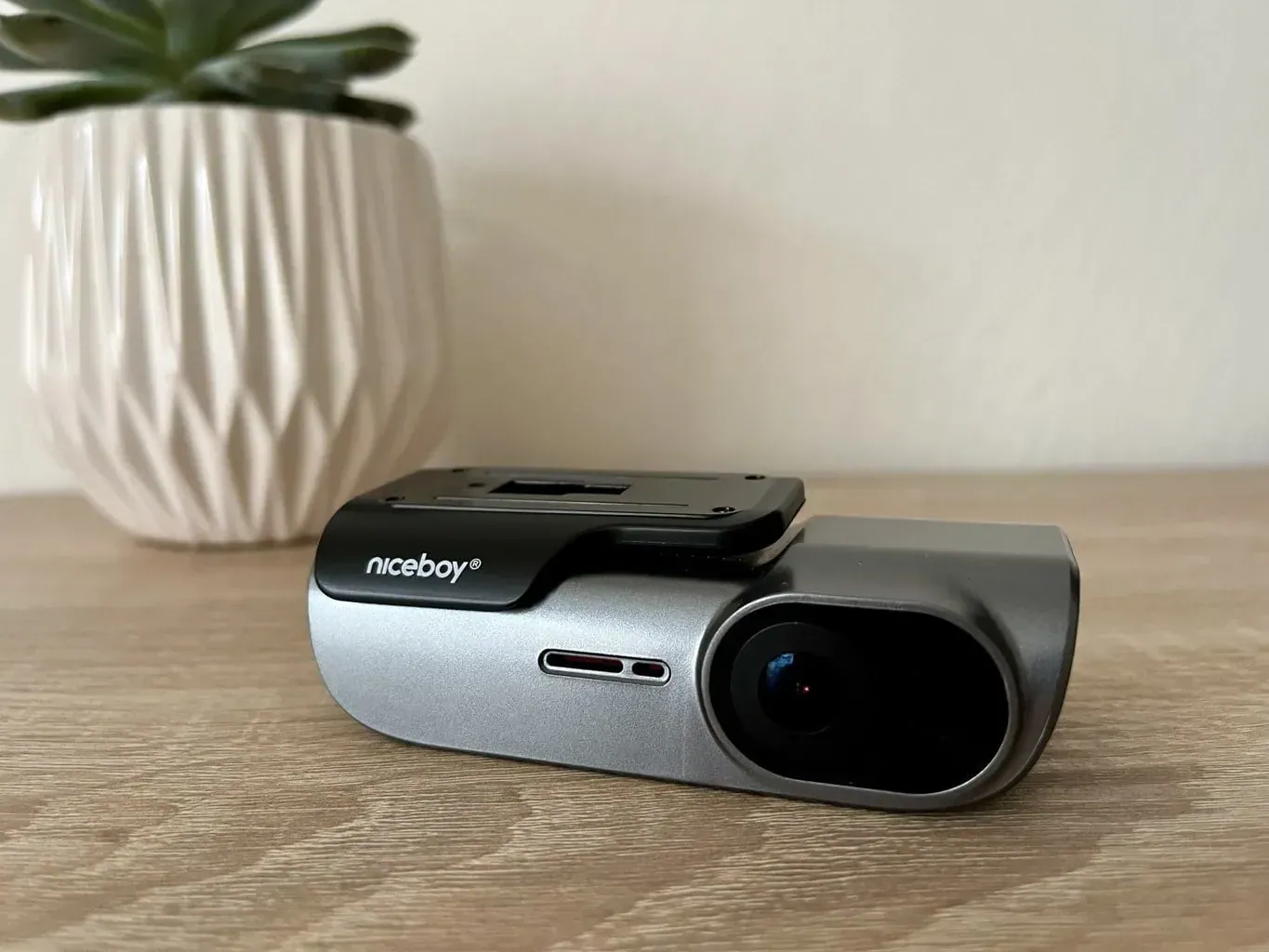 Recenzja: kamera samochodowa Niceboy Pilot S10 Radar