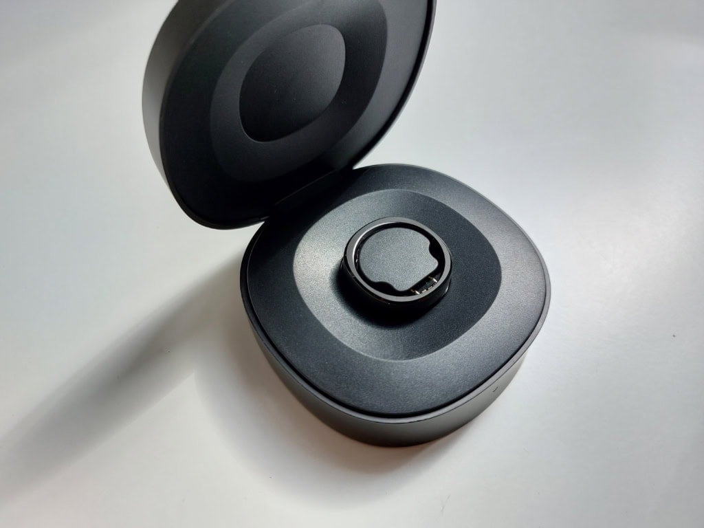 Etui wydłuża czas działania baterii pierścienia o pół roku