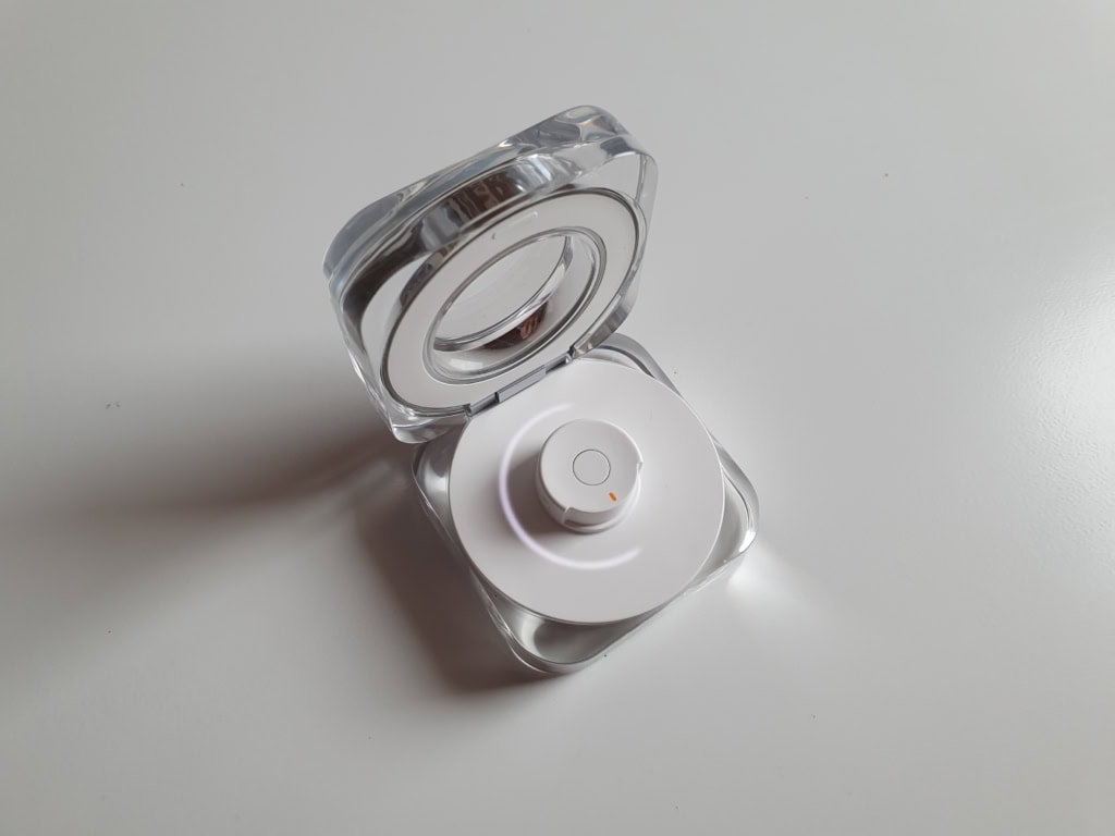 Etui wyposażone w LED wskaźnik naładowania