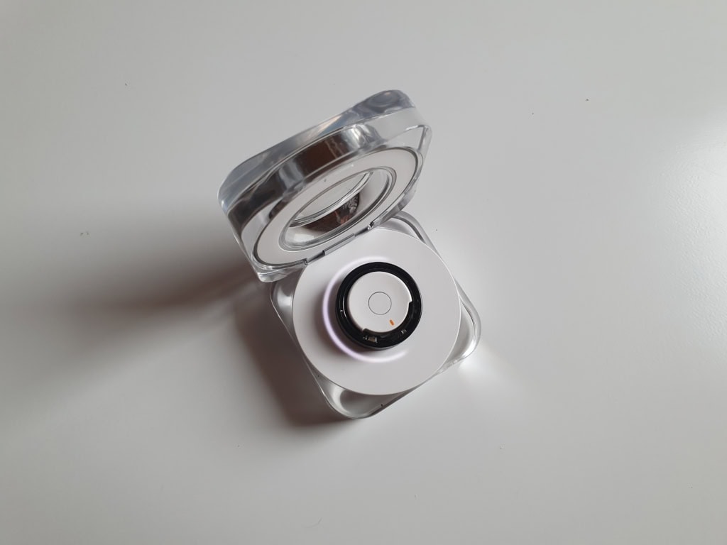 Wskaźnik informuje nie tylko o etui, ale także o pierścieniu