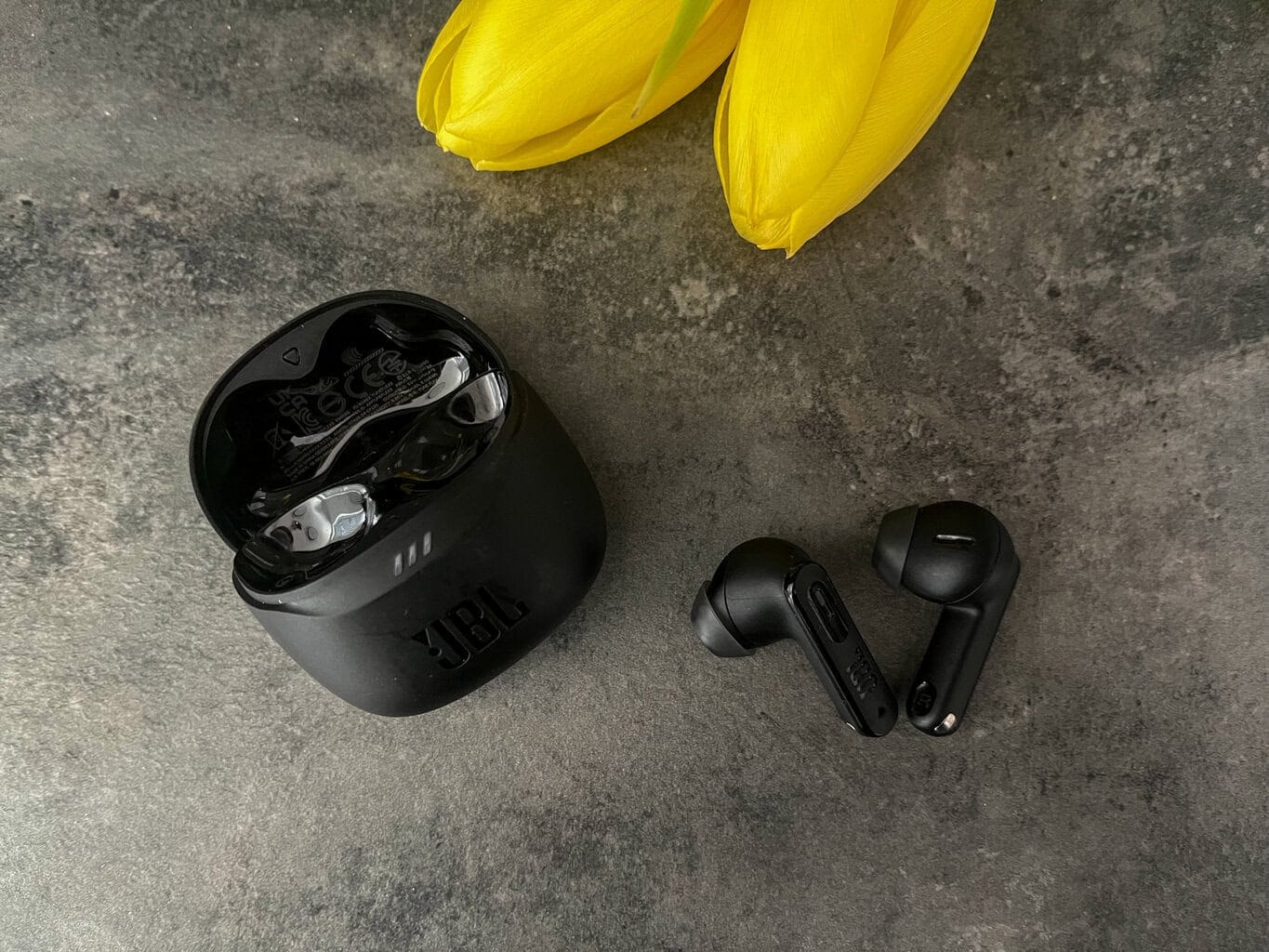 Recenzja: bezprzewodowe słuchawki JBL Tune Flex 2