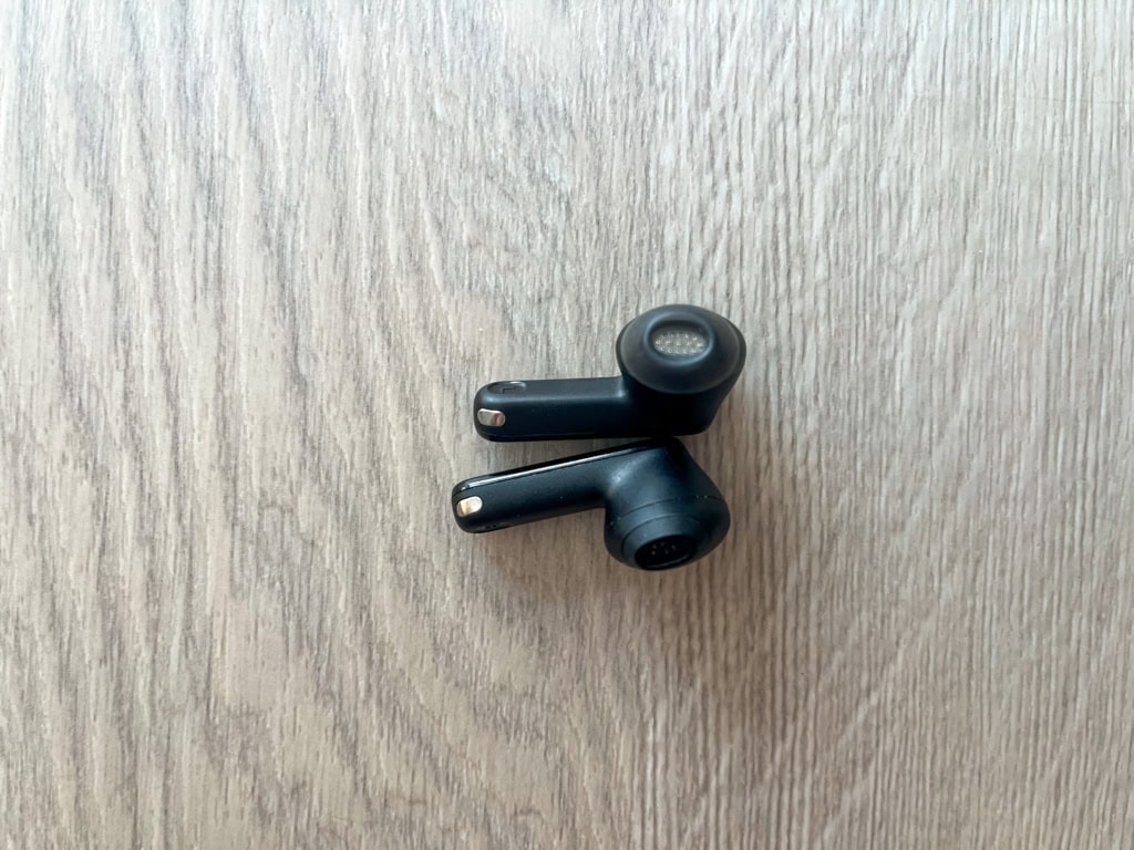 Porównanie wersji dousznej i dokanałowej