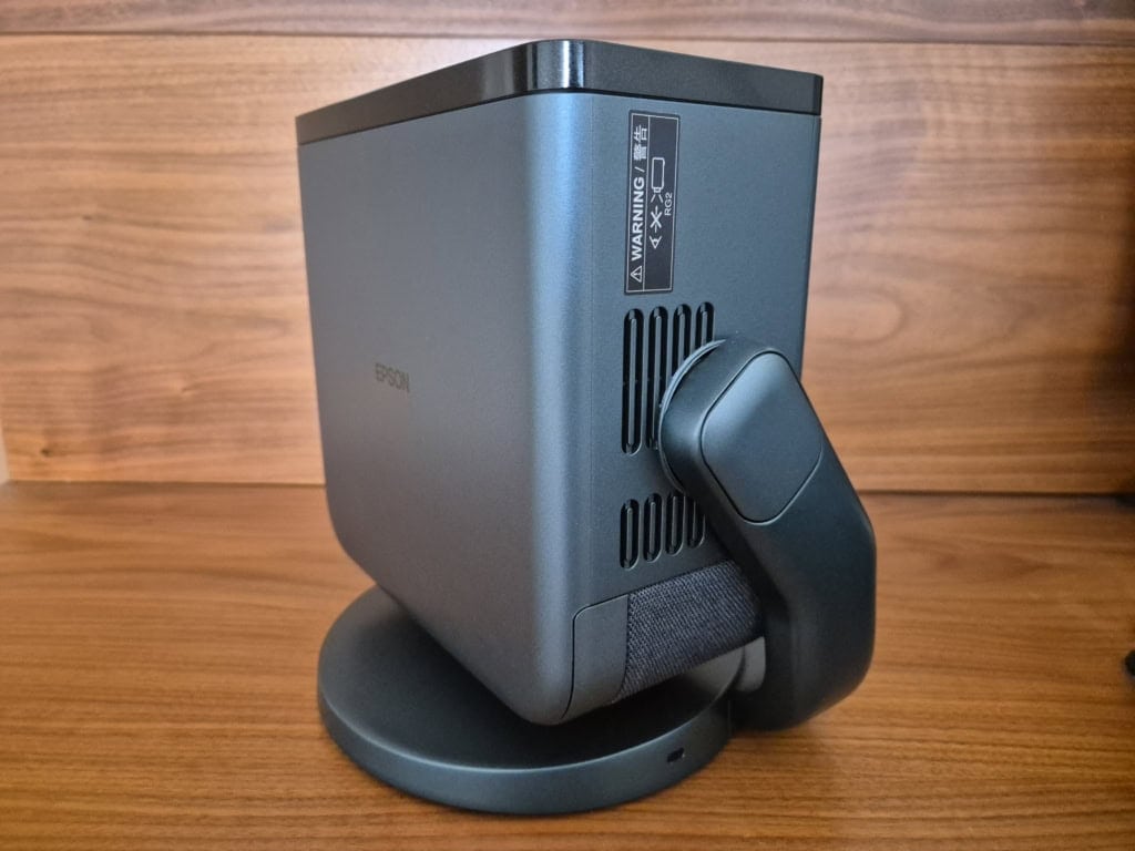 Projektor można obrócić pionowo, aby wyświetlać obraz bezpośrednio na suficie