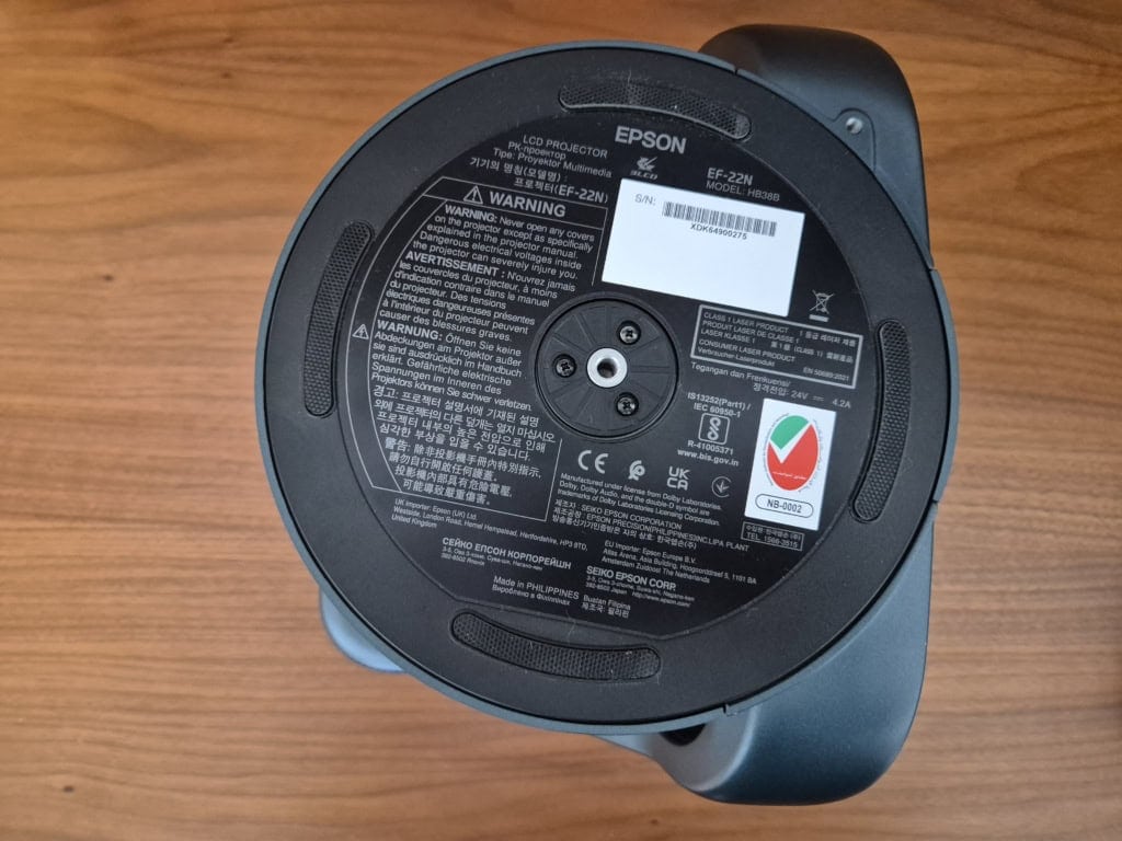 Gwint statywowy umożliwia montaż na stabilnym statywie