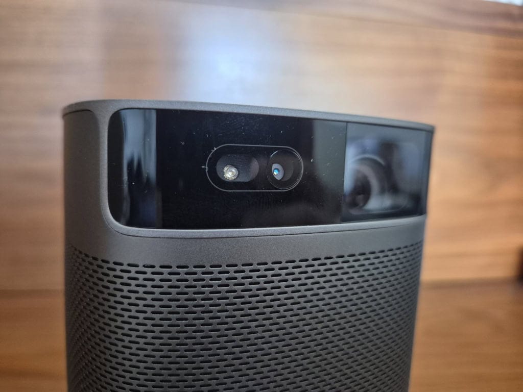 Niezbędnym elementem są czujniki i kamera do rejestrowania obrazu