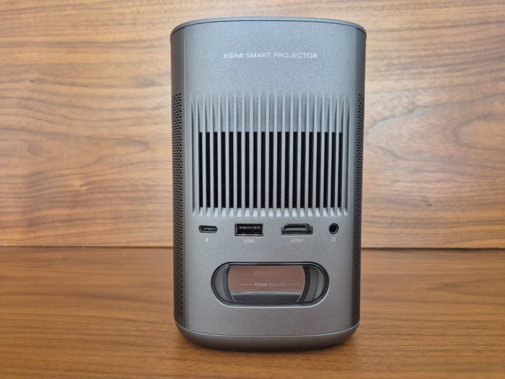 Cztery główne złącza na tylnej ściance