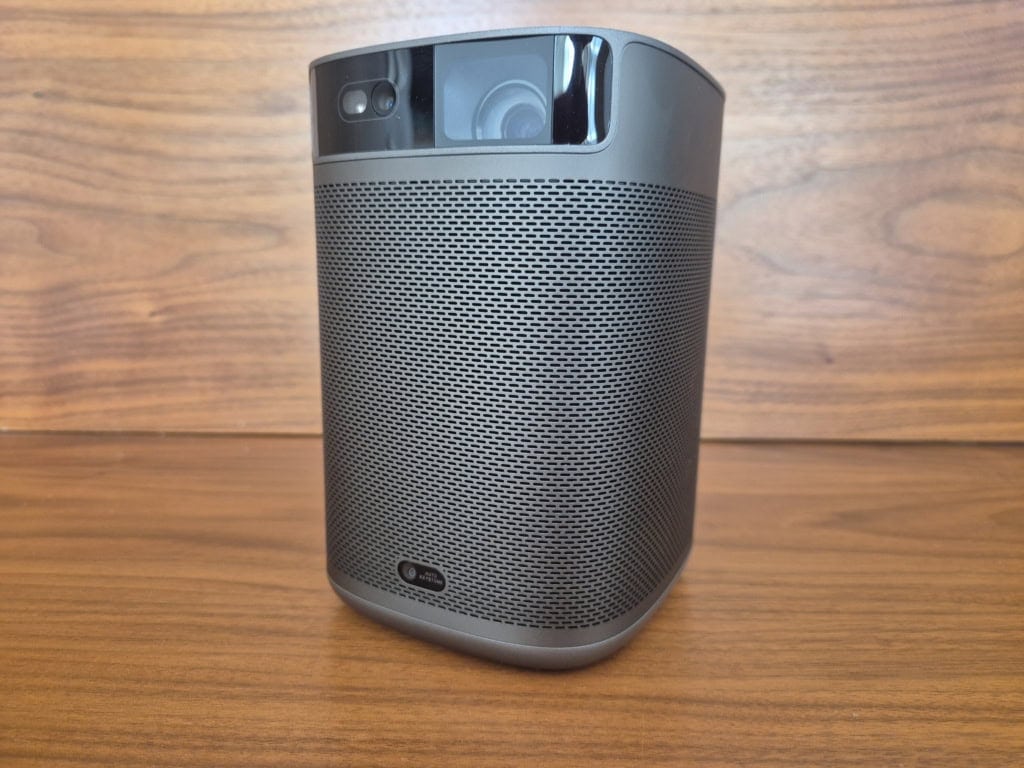 Projektor jest bardzo kompaktowy