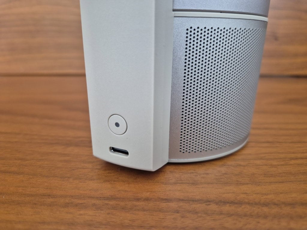 Do zasilania służy złącze USB-C