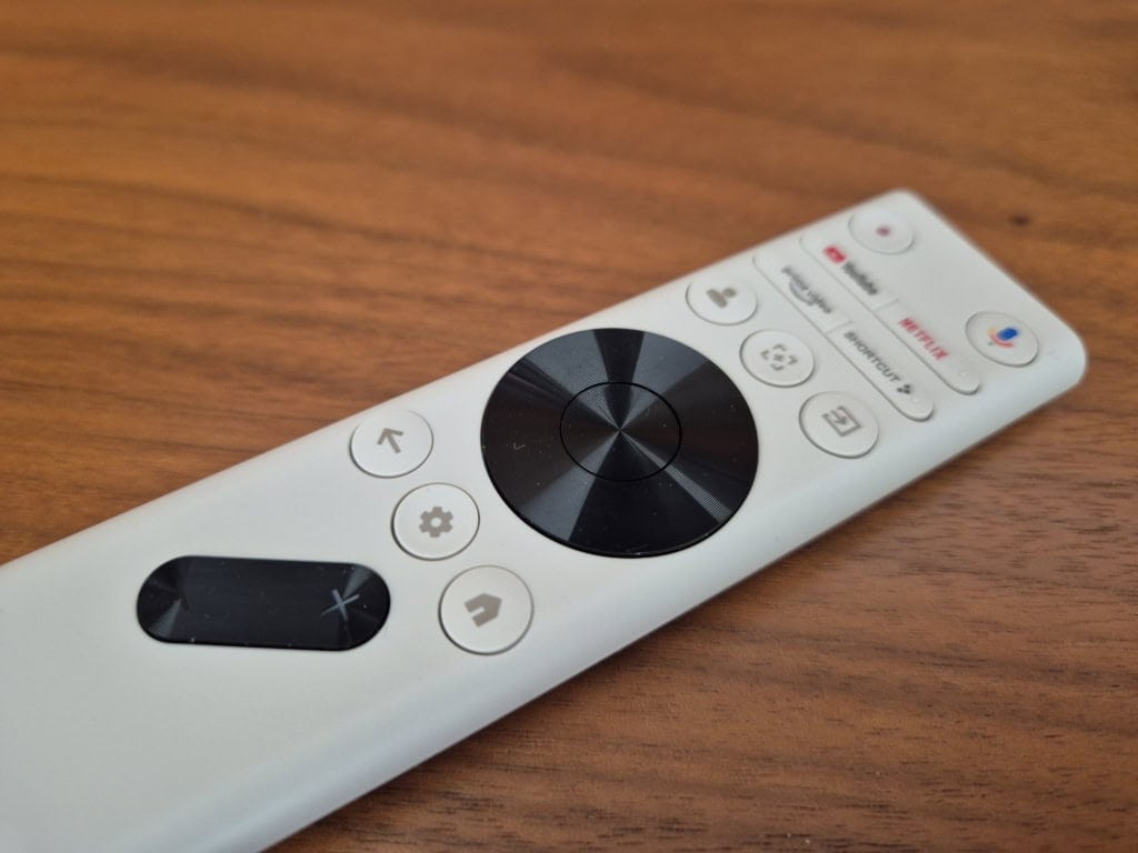 Nietypowe jest tylko umiejscowienie przycisków do regulacji głośności