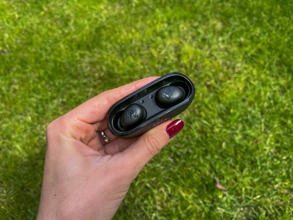 Trudniej było mi wyciągnąć z niego słuchawki