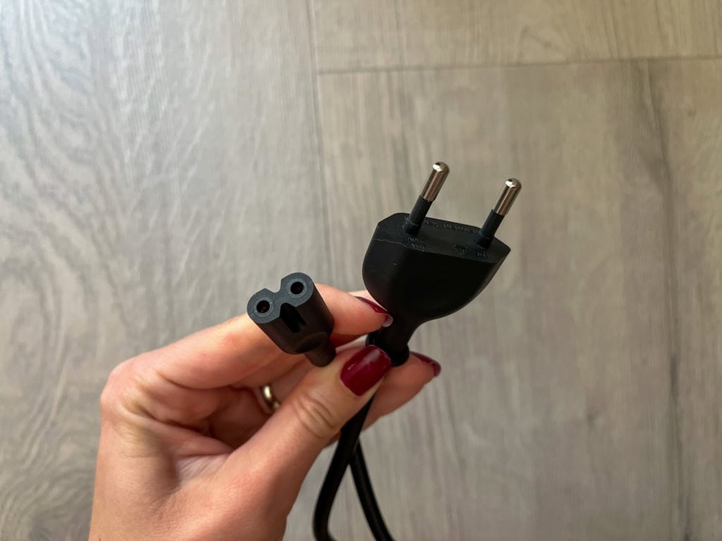 Kabel zasilający w zestawie