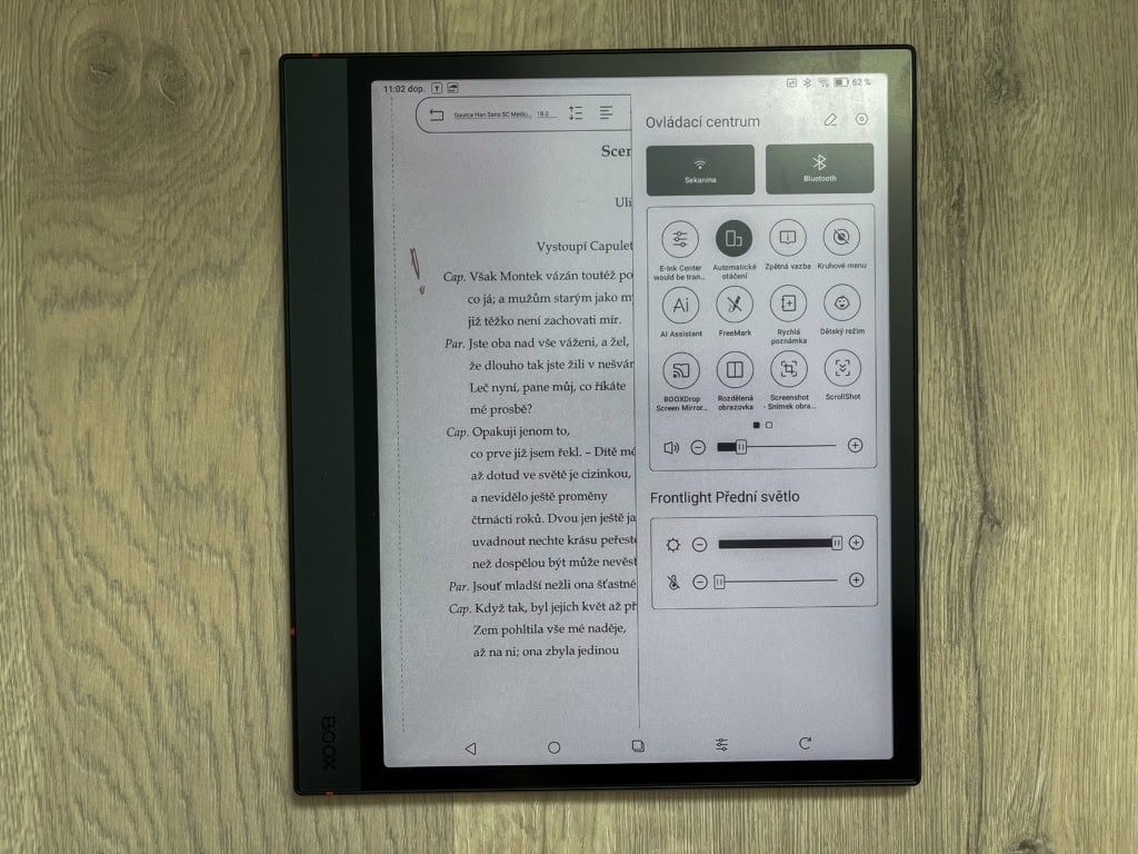 Zimna barwa podświetlenia