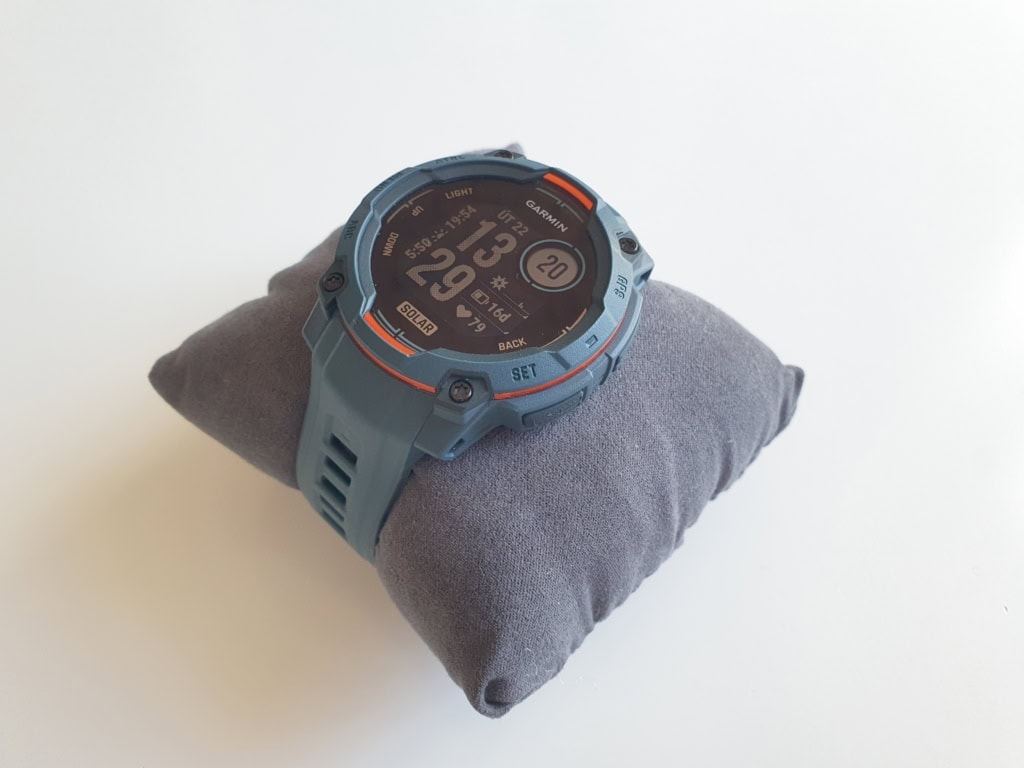 Sport, outdoor i trudne warunki – w tym Instinct 3 się wyróżnia