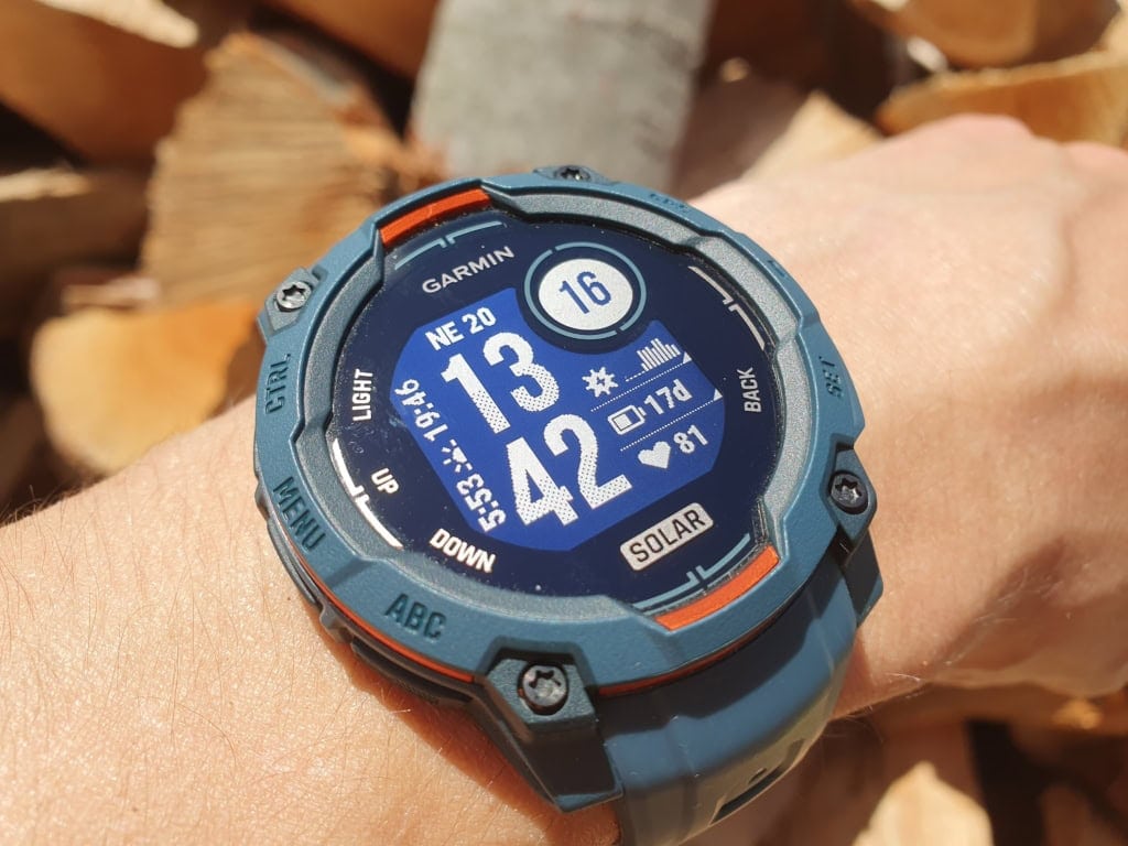 Powierzchnia solarna jest tylko w wyświetlaczu MIP