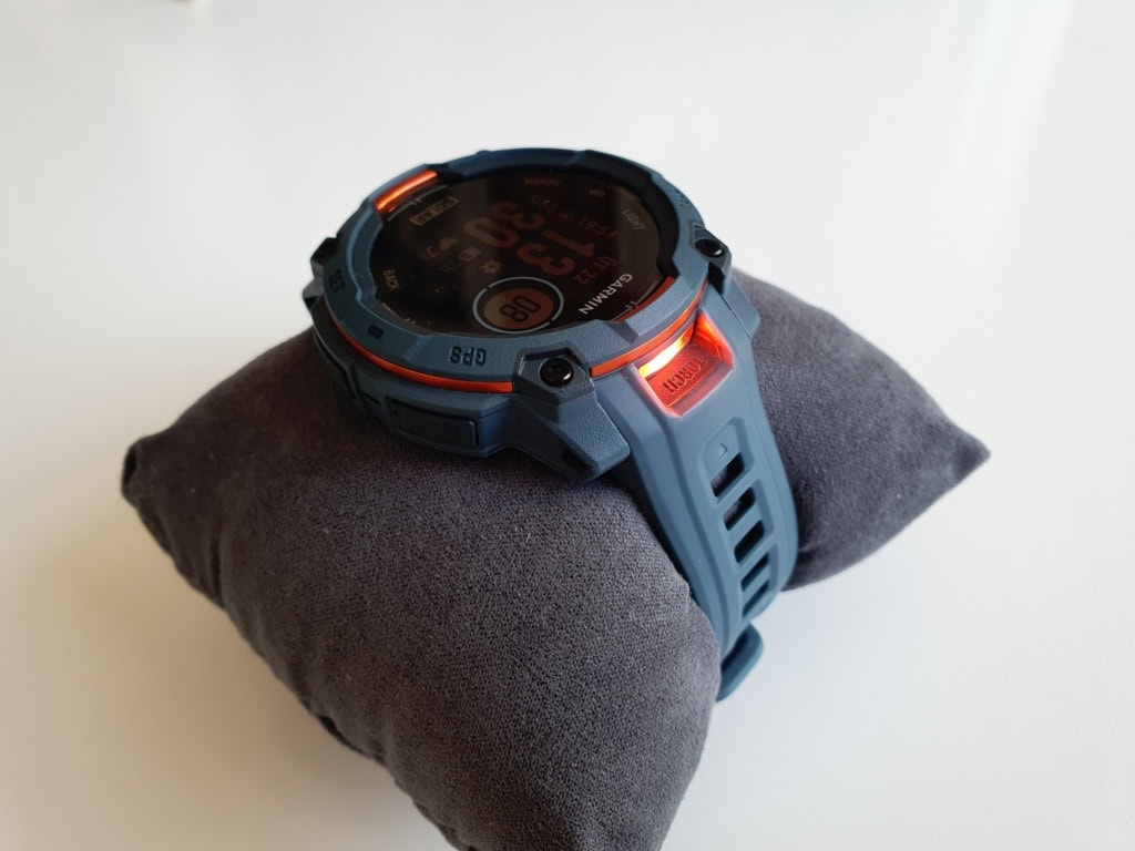 Czerwona dioda ma jedną intensywność