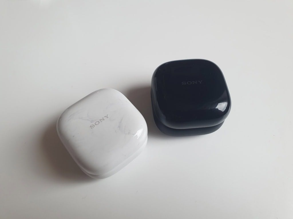 Etui mają różny design