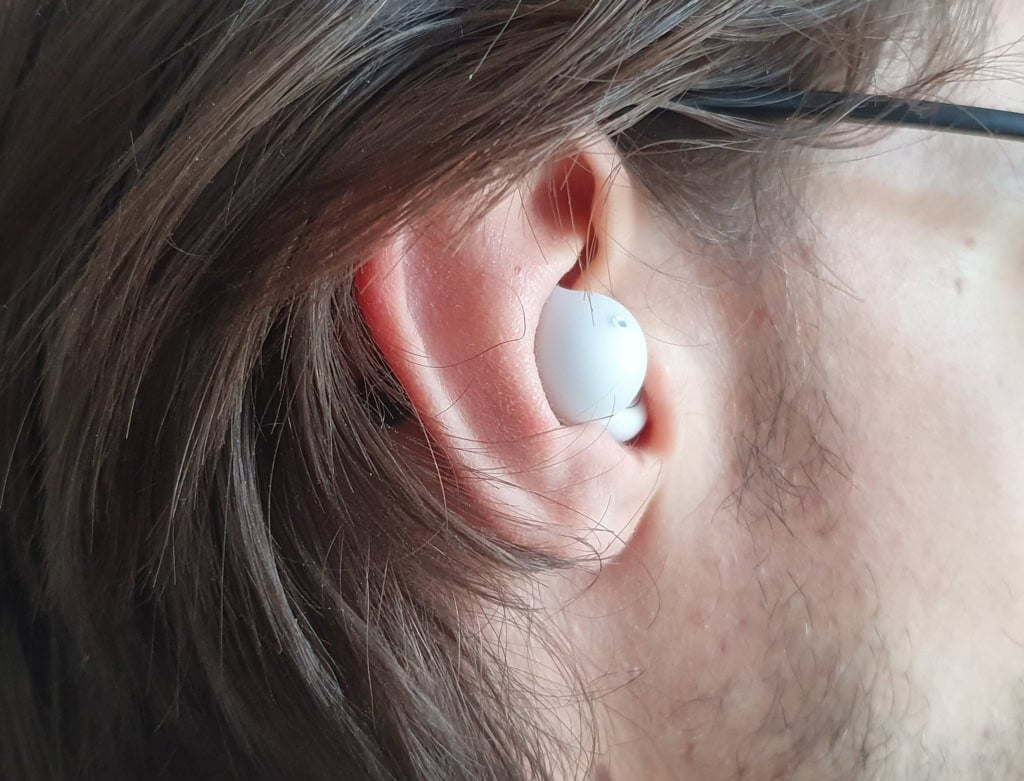 LinkBuds Open trzymają się w uchu pewnie