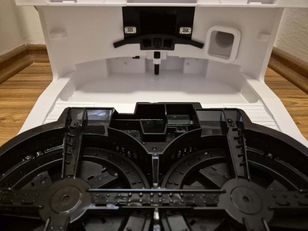 Miskę można wyjąć dla łatwiejszego czyszczenia