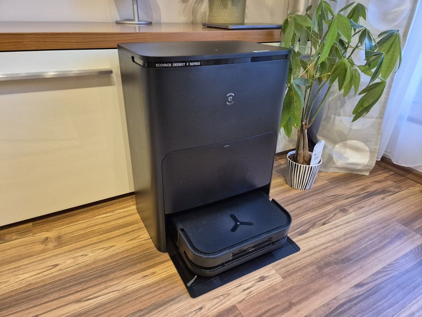 Recenzja: robotyczny odkurzacz Ecovacs Deebot X5 Omni