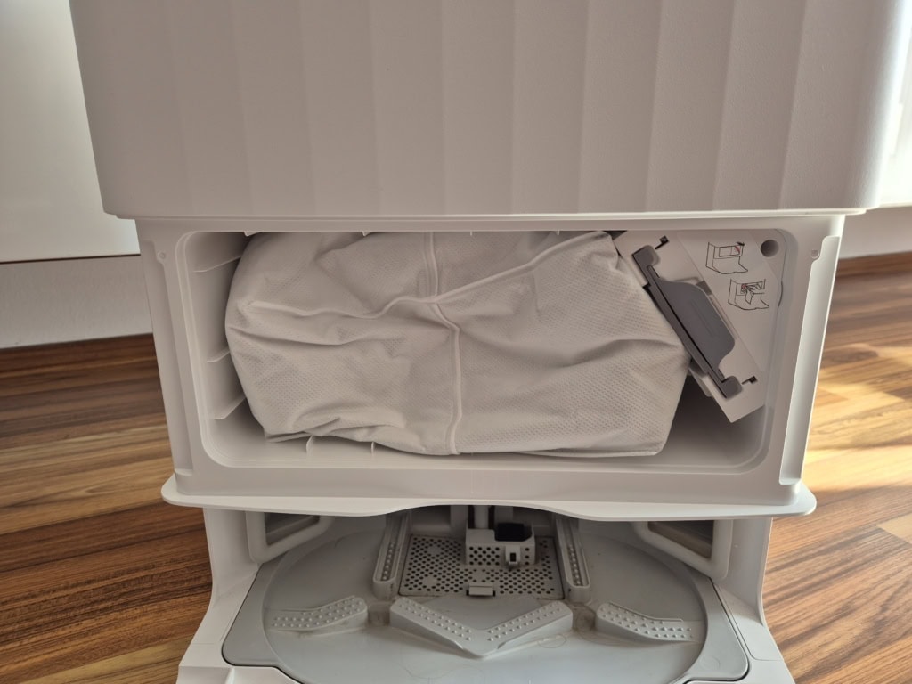 Do worka na kurz można wygodnie dostać się od frontu bazy