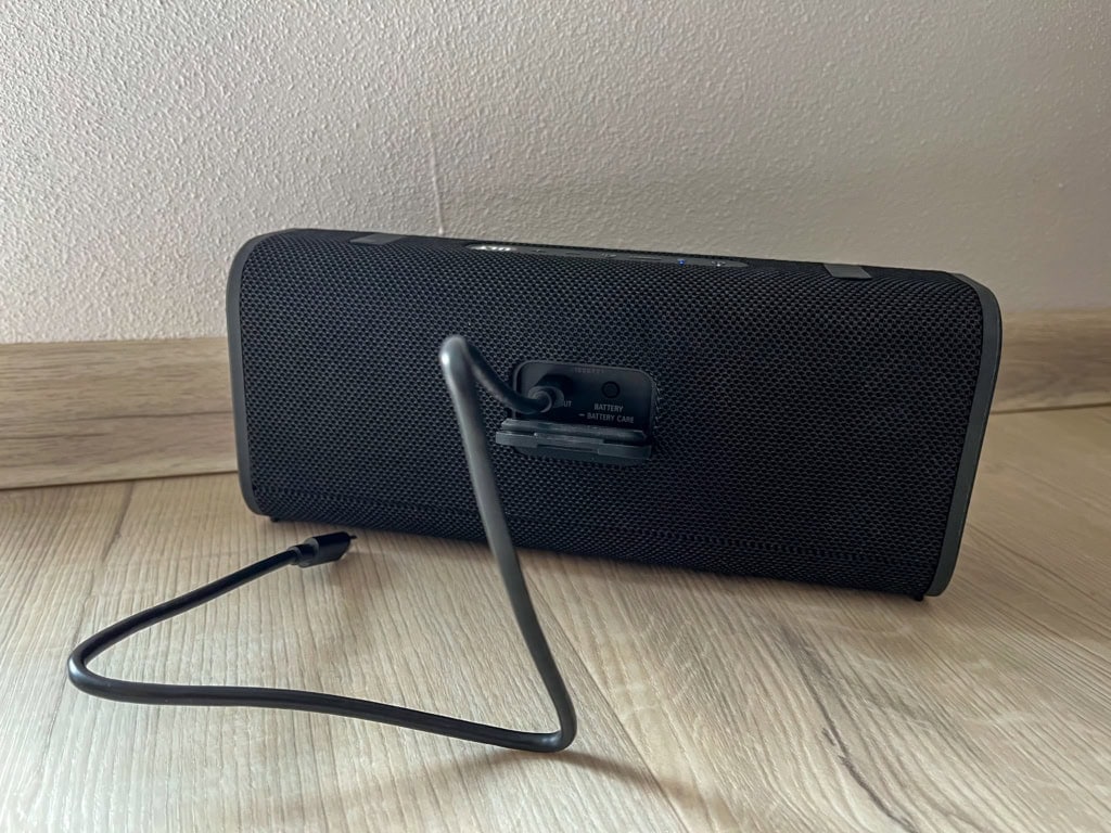 Umiejscowienie kabla zasilającego